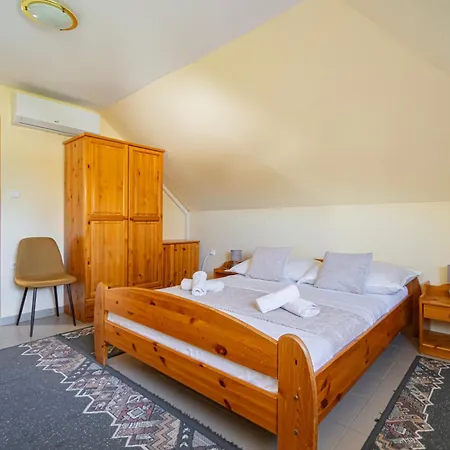 Apartment Varga Balatonbereny