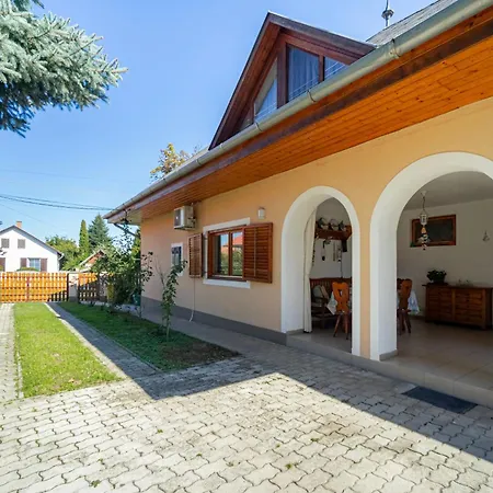 Apartment Varga *