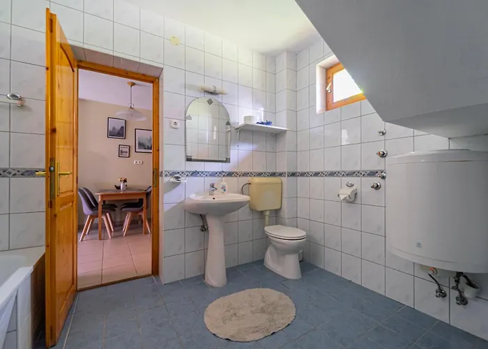 Varga Apartment *